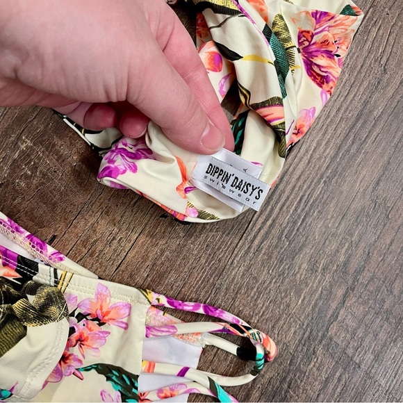 Dippin' Daisy's Tropical Printed High Waisted Tie Front Bikini Size Small - Picture 5 of 8